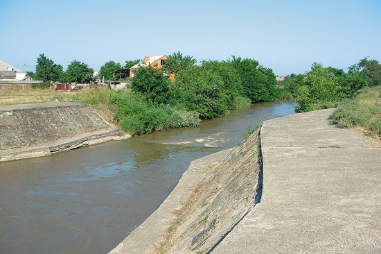 Нижний бьев головного водозаборного сооружения <br>Новокубанского канала